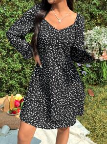 Flirla Women's Full-Printed Heart Patterned Lantern Sleeve Dress - Black - View 4