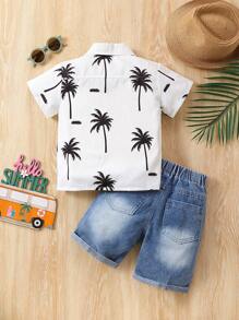 Ensemble 2 Pièces Pour Garçon Composé De Chemise À Imprimé Palmier Décontractée Et De Short En Jean Déchiré Bleu Clair Lavé À Taille Élastique, Pour Les Vacances