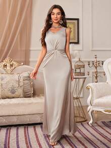 Bộ váy midi bó sát cơ thể cổ chữ V, eo xoắn và áo khoác maxi satin thắt lưng thêu - Màu be - Xem 6