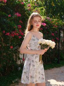 Vestido De Tirantes Con Estampado Floral Y Cuello Drapeado