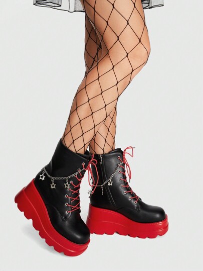 Grunge Punk Damen Schwarze Keilabsatz Stiefeletten mit rundem Zehenbereich, roter dicker Sohle, Ketten, Fünf-Zacken-Stern-Schnalle, Gothic Punk Stil, bequem, Neujahrsfeiertage