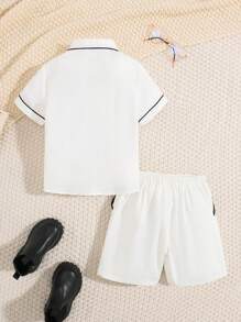 Jungen Formeller Anzug Zwei Stück Set, Beinhaltet Luxuriöses Gewebtes Fliege Dress Hemd Und Shorts