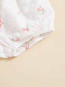 SHEIN Pasgeboren Baby Meisjes Effen kleur Rucheszoom Tops , Bloemen Shorts En Pet 3 stuks