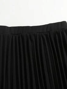Plus Size Women's Splicing Lace Pleated Skirt - Black and White - View 2