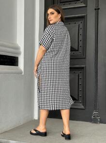 SHEIN Essnce 大碼女性夏季新款時尚休閒度假上班格紋襯衫短袖連衣裙 - 黑與白 - 查看 2