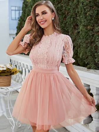 Simplee Mesh Kleid mit Kontrast Spitzen, Volant Ärmeln