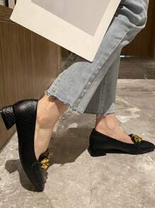 Thời trang Cổ điển Con rắn Mô hình Phong cách tối giản Của phụ nữ Giày phẳng Với Chóp giầy hình vuông , Kim loại Trang trí chuỗi Và Dày Gót chân - màu đen - Xem 2