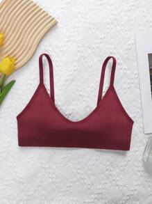 عنابي اللون