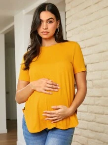 SHEIN Camisa Suelta Holgada De Manga Corta Para Maternidad De Color Sólido Con Detalle De Botones En El Cuello Redondo