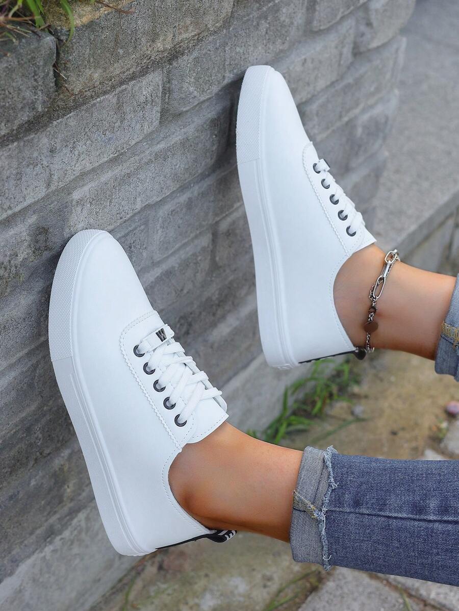 女士白色運動鞋,採用英式花朵鞋帶設計,圓頭,低幫,平底,時尚,透氣,防滑,適合學生穿著的休閒鞋 - 白色 - 查看 1