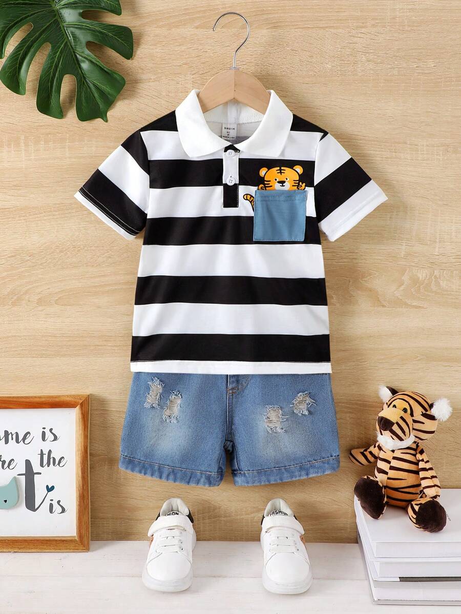 SHEIN Cómodo Conjunto De Pantalones Cortos Y Polo De Manga Corta A Rayas Blancas Y Negras Para Niño Pequeño Para El Verano