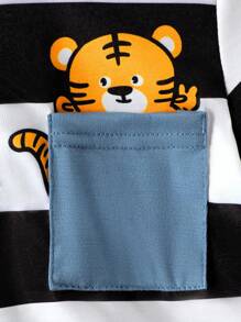 SHEIN Cómodo Conjunto De Pantalones Cortos Y Polo De Manga Corta A Rayas Blancas Y Negras Para Niño Pequeño Para El Verano