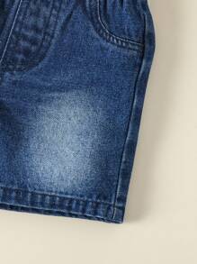 SHEIN Vintaside Kids 寶寶男孩休閒舒適字母印花短袖t恤和破洞牛仔短褲套裝