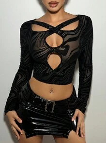 SHEIN ICON Top de mujer de primavera ajustado con malla aterciopelada transparente y diseño de cruz calado - Negro - Ver 1