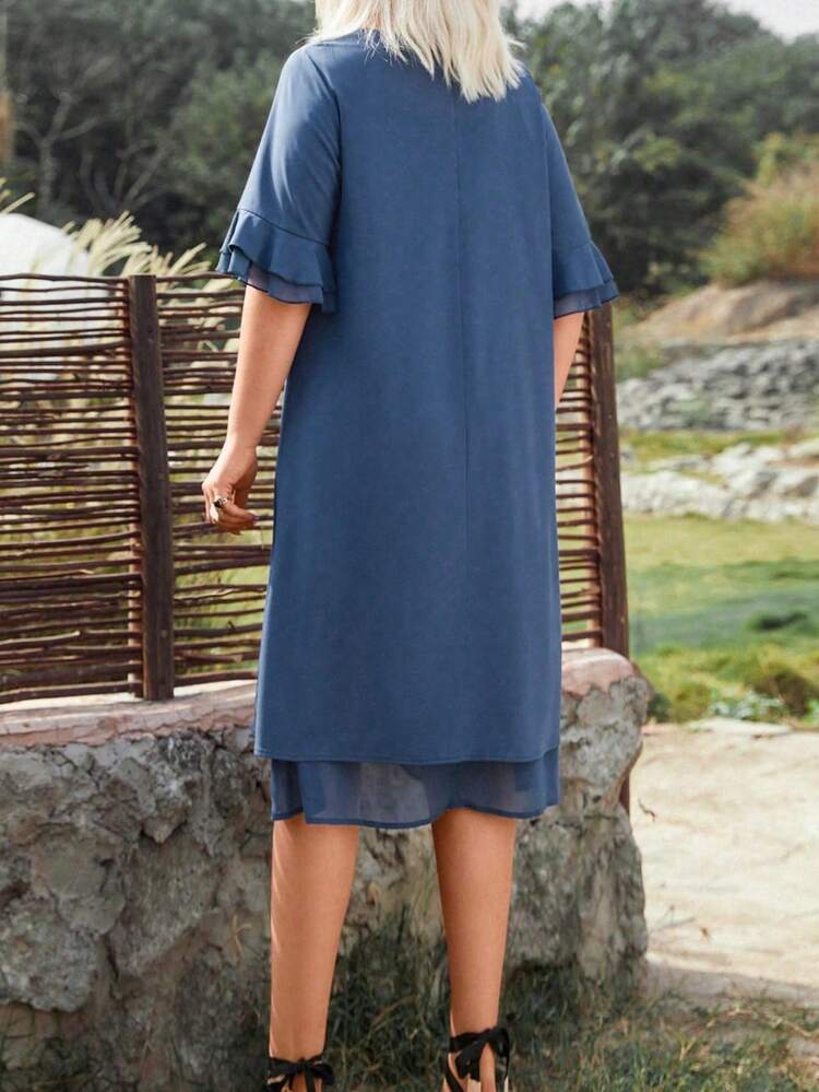 Women'S Plus Size Button Detail Round Neck Ruffle Trimmed Dress With Embellishments