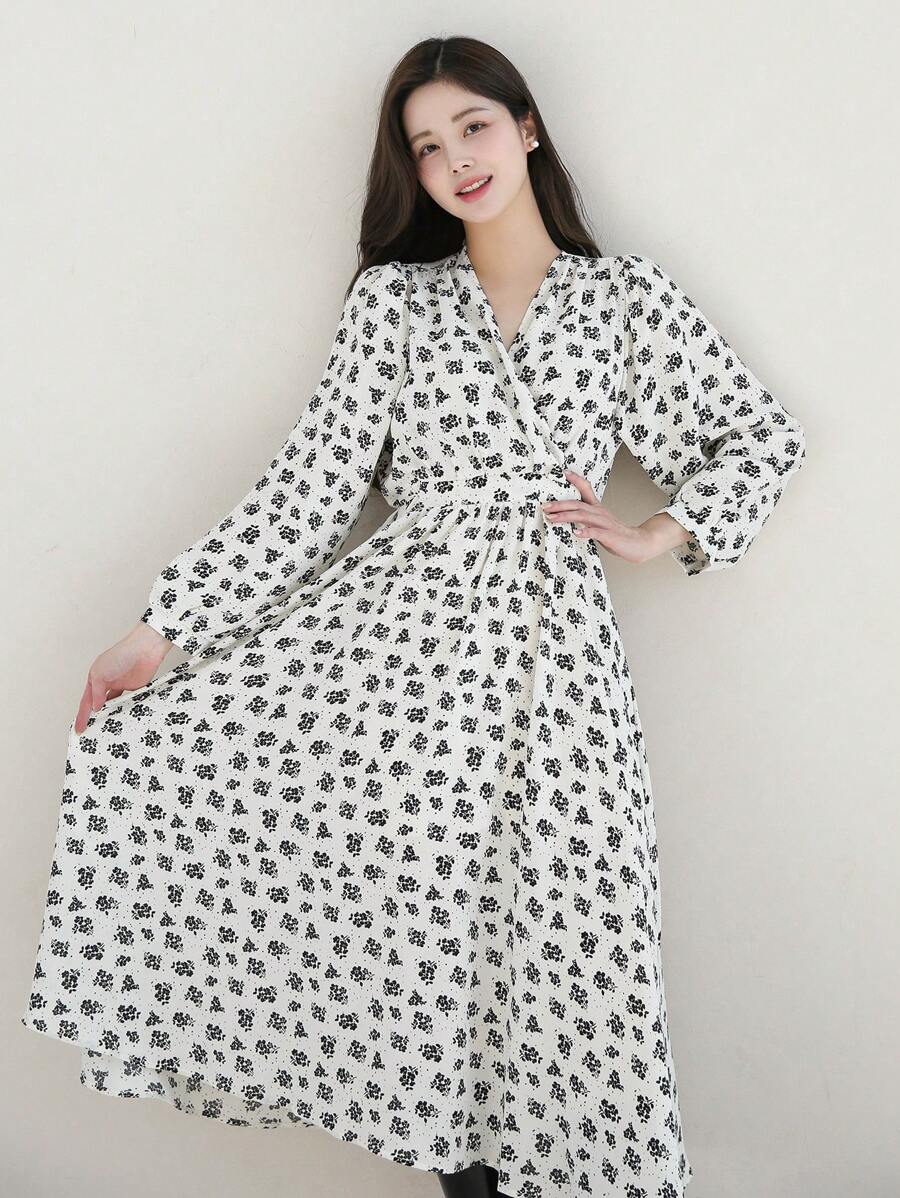 DAZY Đầm hoa cổ tròn tay lỡ cho nữ, Đầm thu tay dài - Đen và trắng - Xem 1
