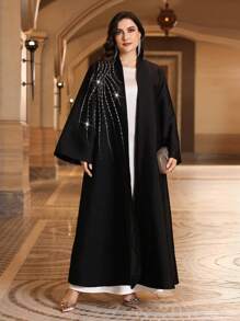 Al Najma 加大码适度长袍 Abaya 带刺绣和喇叭袖 - 黑色 - 查看 6