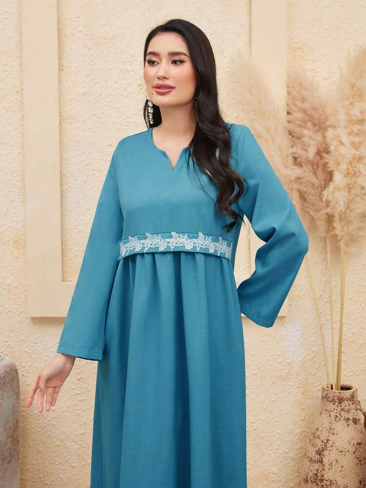 Arabic Style Long Sleeve Dress With Waist Decorative Sticker