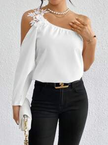 SHEIN Privé 花边蕾丝贴花单肩灯笼袖纯色衬衫、七分袖上衣