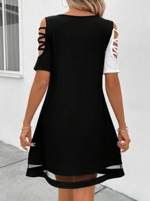 SHEIN Clasi 女士撞色网眼撞色短袖镂空连衣裙 - 黑與白 - 查看 3