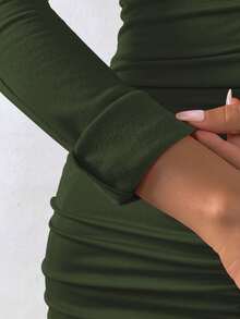 Allurite 纯色镂空褶饰紧身连衣裙