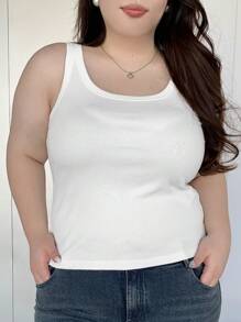 Dazy Plus Top Tank feminina básica em cores sólidas, de Plus Size, ajuste justo para usar com sobreposição no verão - Branco - Visão 6