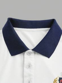 Manfinity Homme 男款徽章印花短袖拼色 Polo 衫 - 彩色 - 查看 3