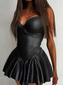 Slaydiva Elegante mini vestido negro ajustado con forma de copa en el busto, diseño con volantes en el bajo, forrado en PU para mujer, ideal para festivales de música de verano