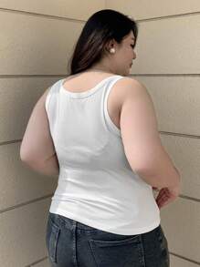 Dazy Plus Top Tank feminina básica em cores sólidas, de Plus Size, ajuste justo para usar com sobreposição no verão - Branco - Visão 2