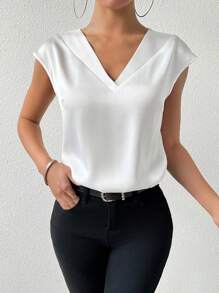 SHEIN Clasi 女士纯色 V 领衬衫，适合节日聚会服装、无袖上衣