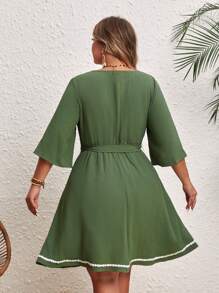 SHEIN Clasi Plus Size Women's Lace Trim V-Neck Dress - Green - View 2