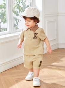 SHEIN Baby Boy Contrast Collar Letter Embroidery Waffle Knit Top & Shorts