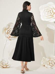 Modelyn Damen Kleid Mit Cut-out, Spitzen Vorderpaneel Und Glockenärmel. Ohne Gürtel - Schwarz - Übersicht 2