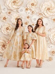 SHEIN ثوب أنيق للبنات الرضع طباعة زهرة ذهبية بأكمام قصيرة - أصفر - مشاهدة 1