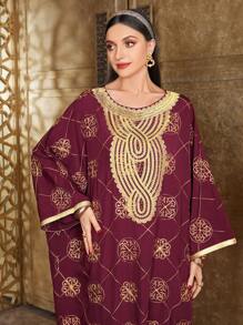 Al Najma 勃艮第红色女式刺绣蝙蝠袖长袍，带拼布