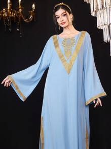 Al Najma Women's Colorblock Embroidery Decor Split Hem Long Sleeve Dress