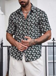 Manfinity Homme Men's All Over Paisley Pattern Short Sleeve Shirt