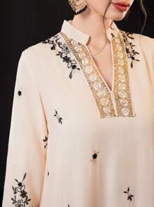 Al Najma 缺口 V 領喇叭袖阿拉伯風格連身裙 - 彩色 - 查看 5