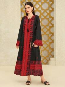 Al Najma 女式阿拉伯几何图案长款喇叭袖朴素连衣裙 - 彩色 - 查看 8