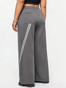 SHEIN EZwear CURVE Plus Size Loose Fit Colorblock Striped Drawstring Waist Sweatpants
