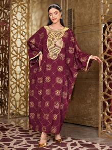 Al Najma 勃艮第红色女式刺绣蝙蝠袖长袍，带拼布