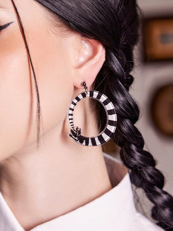 Beetlejuice | ROMWE 1pair Women's Circular Hoop Earrings