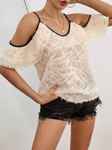 Chiquease 女性露肩襯衫,配有荷葉邊緣細節 - 杏色 - 查看 4