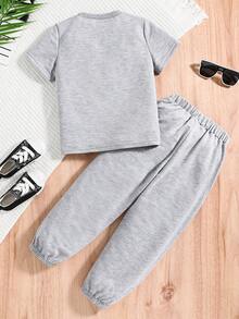 SHEIN 幼兒男孩可愛舒適卡通人物圖案短袖上衣針織翻邊長褲套裝 - 灰色 - 查看 2
