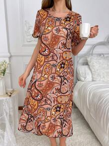 Bysilviaclara 艺术家佩斯利印花 T 恤睡袍