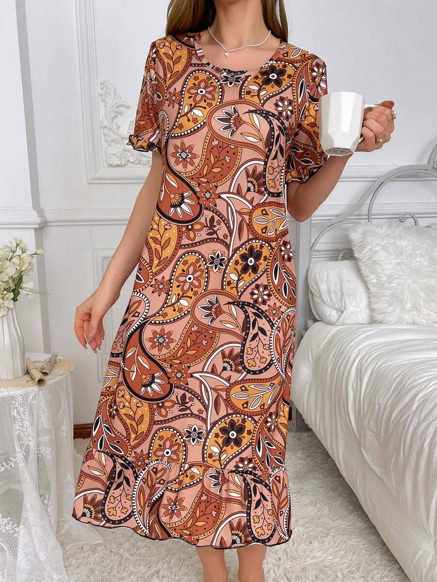 Bysilviaclara 艺术家佩斯利印花 T 恤睡袍