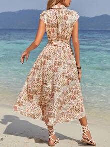 SHEIN Frenchy Vestido sin mangas dividido con cinturón estilo envolvente y estampado tropical de estilo bohemio chic de exquisito diseño botánico de flores paisley para temporada de bodas y vacaciones de verano, vestido lindo.