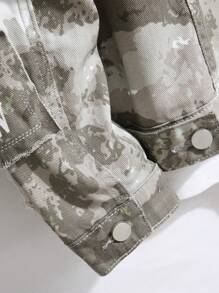 Manfinity EMRG 男士標語印花迷彩工裝牛仔夾克 - 灰色 - 查看 7