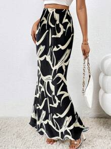 SHEIN Clasi Allover Print Mermaid Hem Skirt - Black - View 1