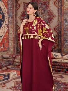 Al Najma فستان كافتان أنيق للسيدات بأكمام على شكل وطواويت ذو طباعة ذهبية ، حزام منسوج وتفاصيل شرابة ، ملابس سهرة أنيقة